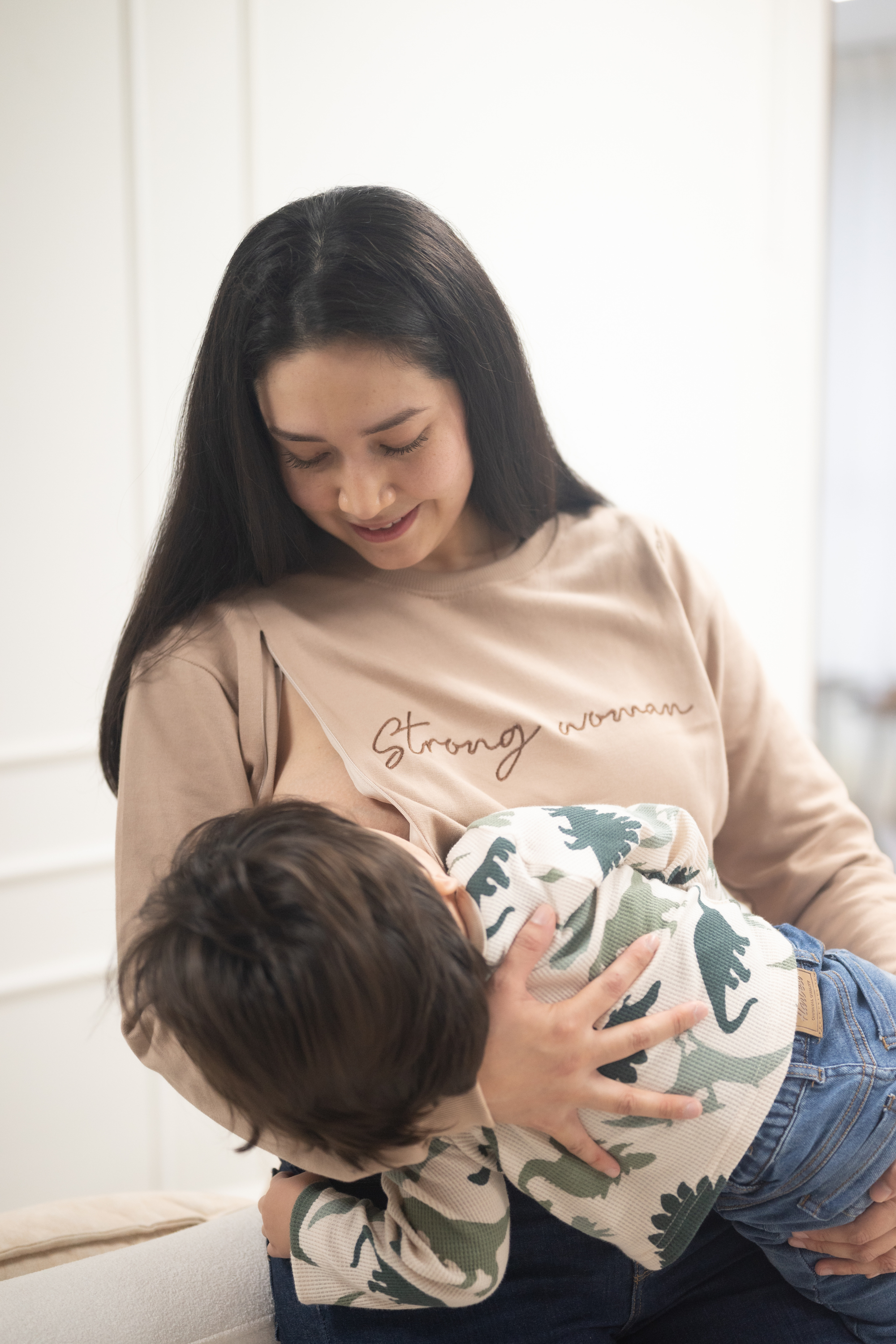 POLERA DE ALGODÓN EMBARAZO & LACTANCIA STRONG WOMAN - BEIGE